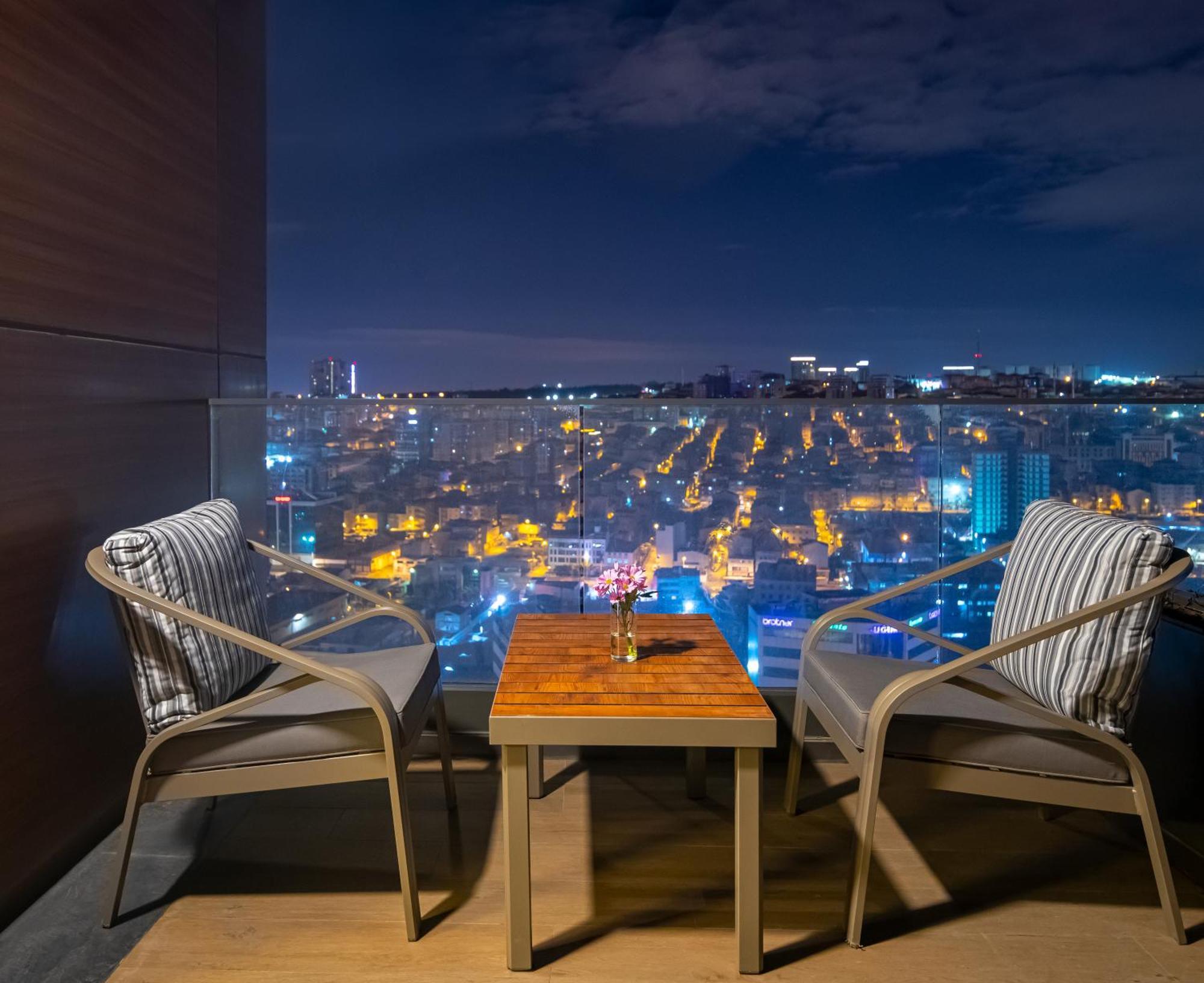 Movenpick Living Istanbul West Hotel Exterior foto View from the balcony of a suite