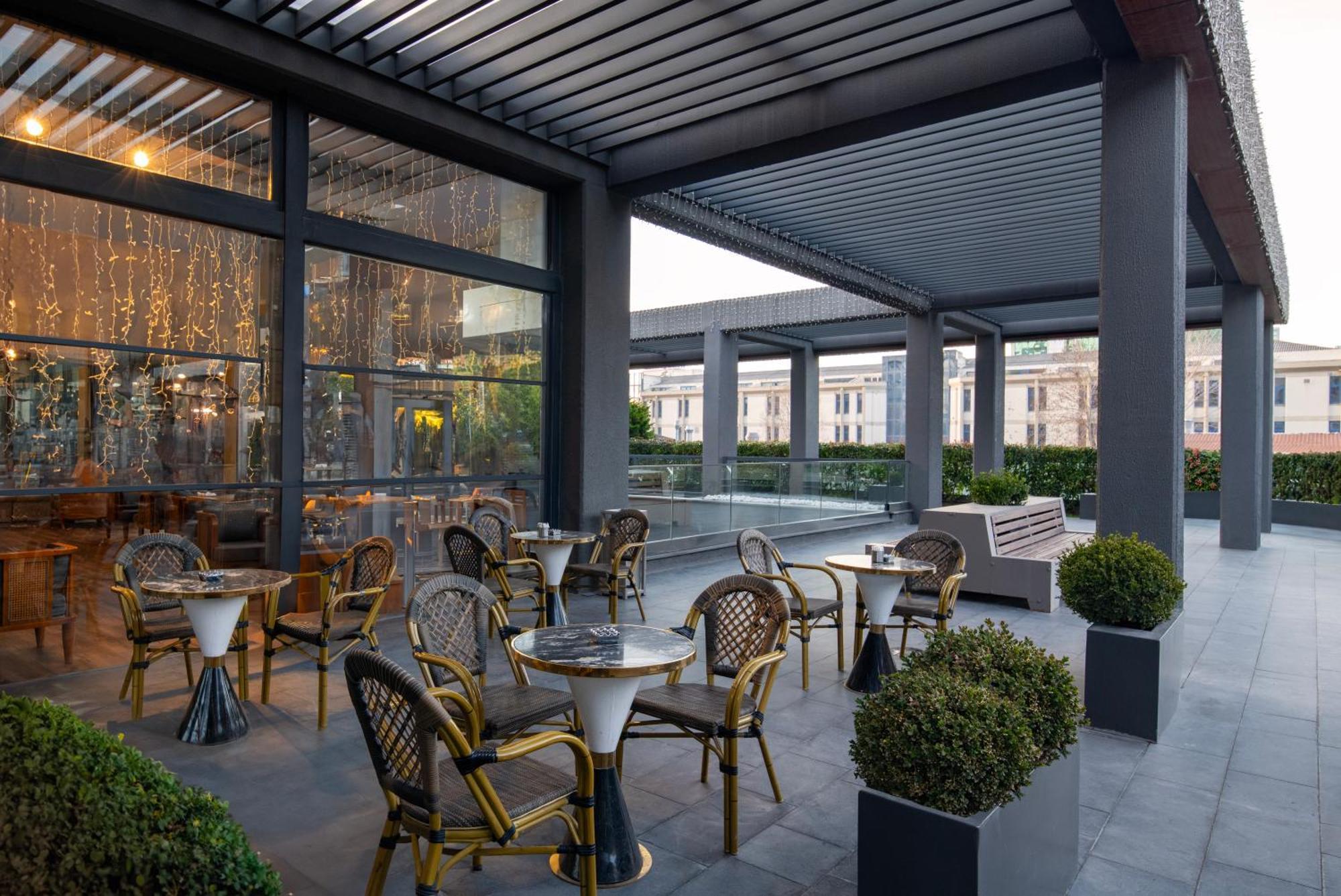 Movenpick Living Istanbul West Hotel Exterior foto