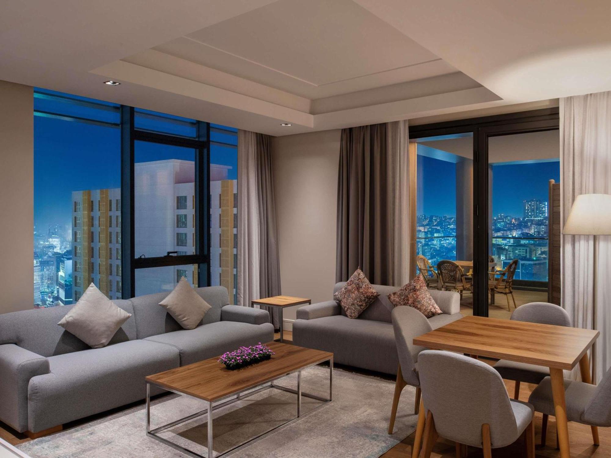 Movenpick Living Istanbul West Hotel Exterior foto